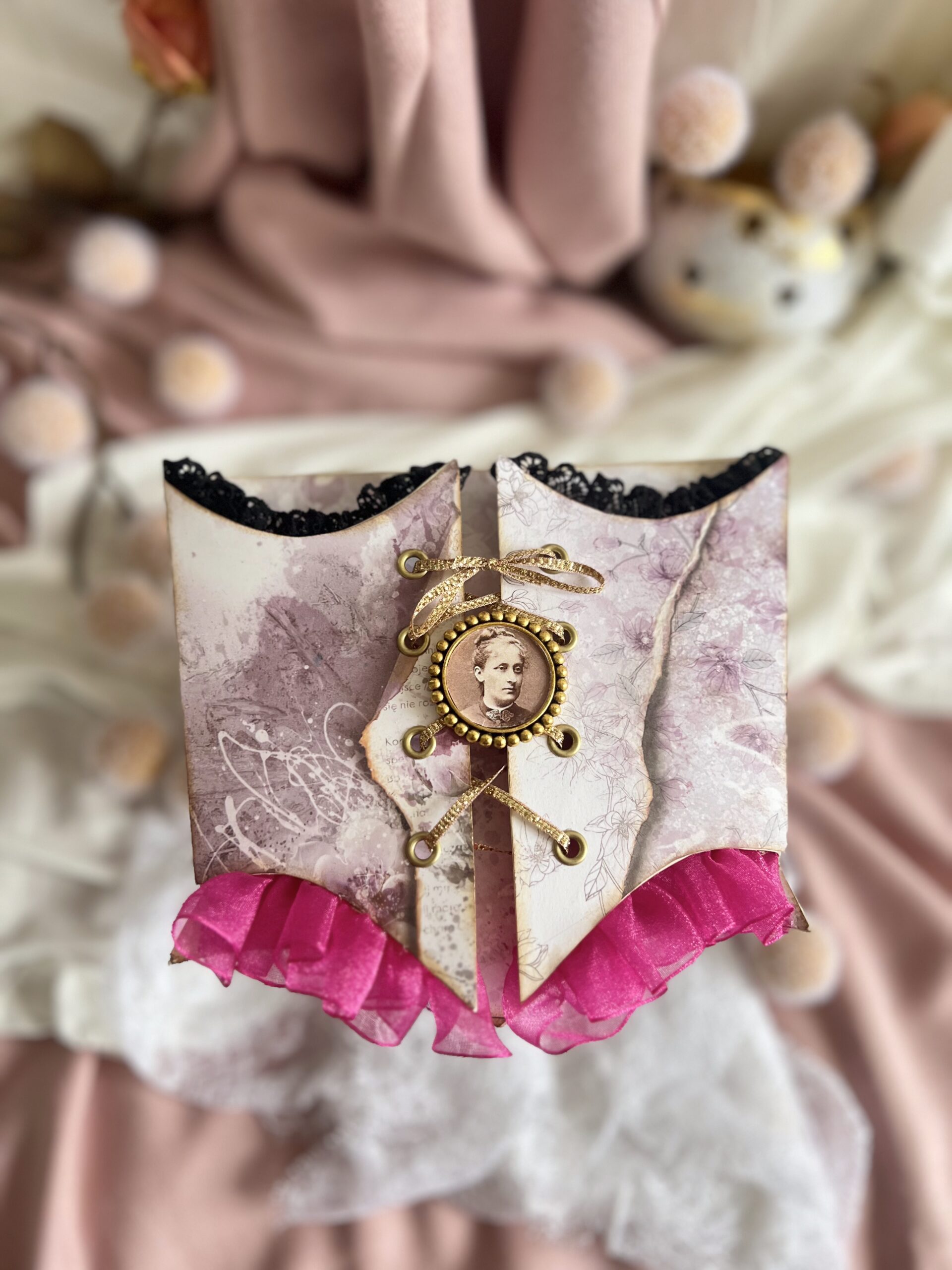 Artistic Mother's Day Card – Corset Design with Vintage Pendant