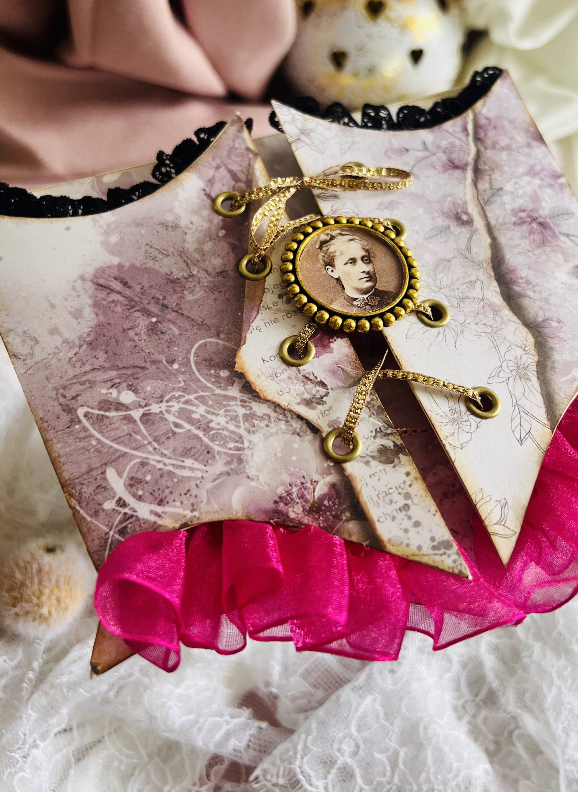 Artistic Mother's Day Card – Corset Design with Vintage Pendant