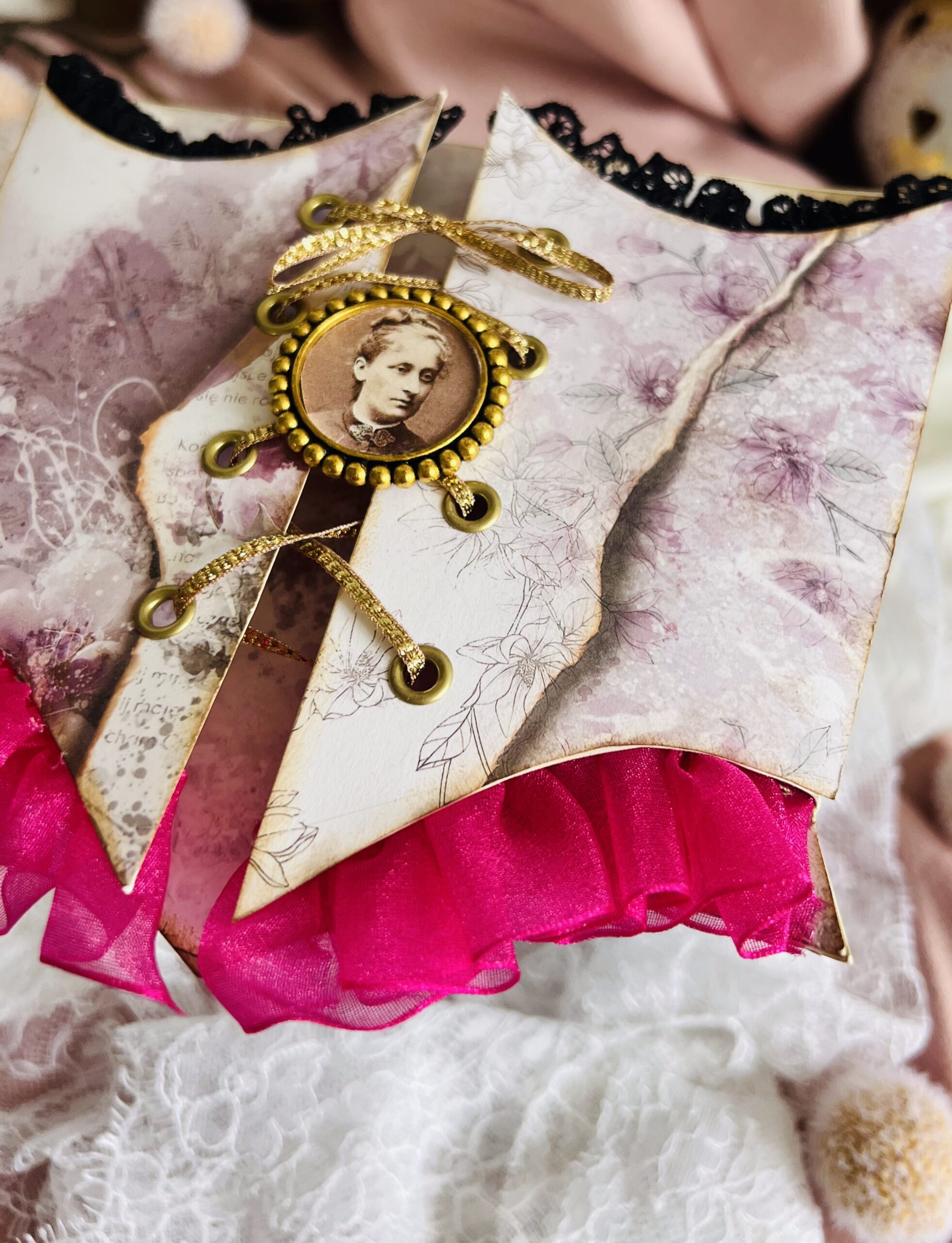 Artistic Mother's Day Card – Corset Design with Vintage Pendant