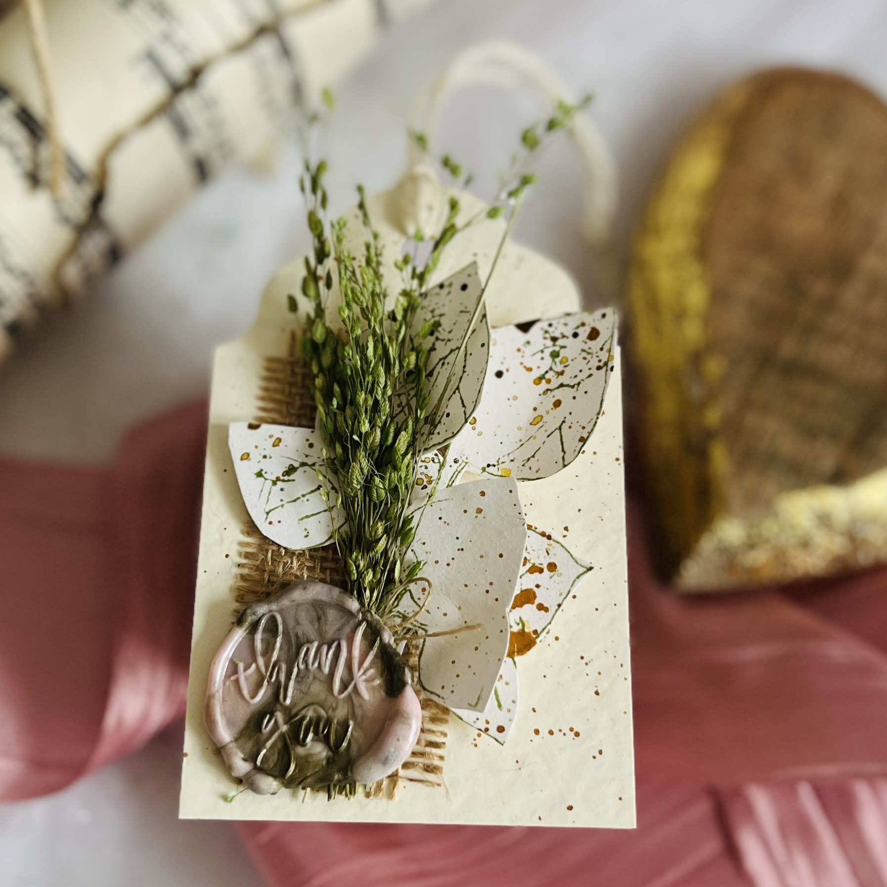 Natural Gift Tags – 6 Pieces in Brown and Green with “Thank You” Resin Detail